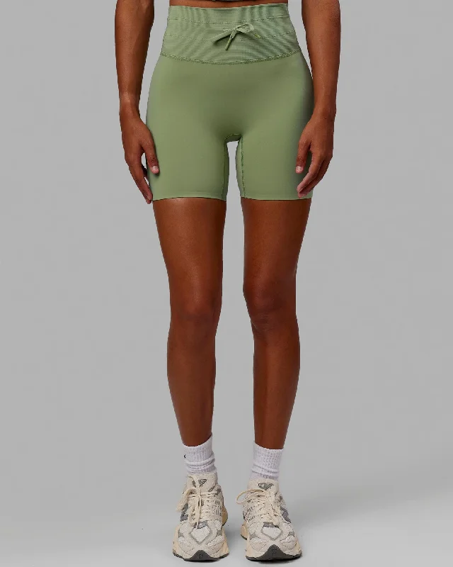 Resistance Mid Shorts - Bayleaf